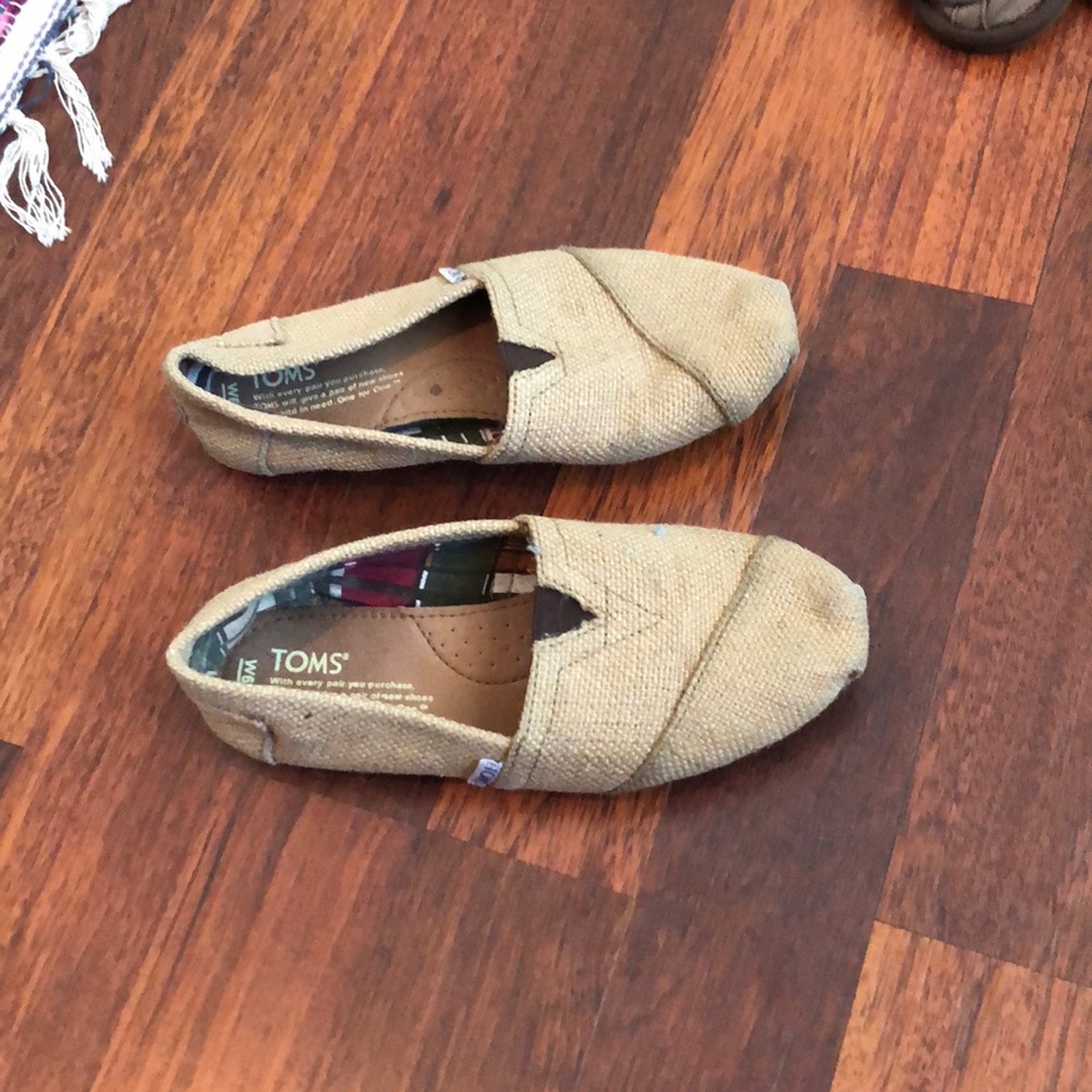 Toms